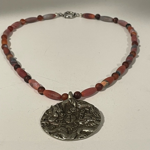 Tibetan Agate and Double Dragon Necklace-NWOT - Picture 4 of 10
